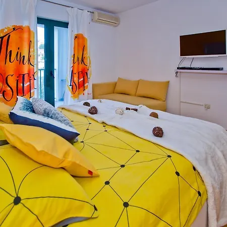Art Deco Pape Hvar * חוואר