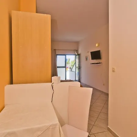מלון דירות Art Deco Pape Hvar חוואר