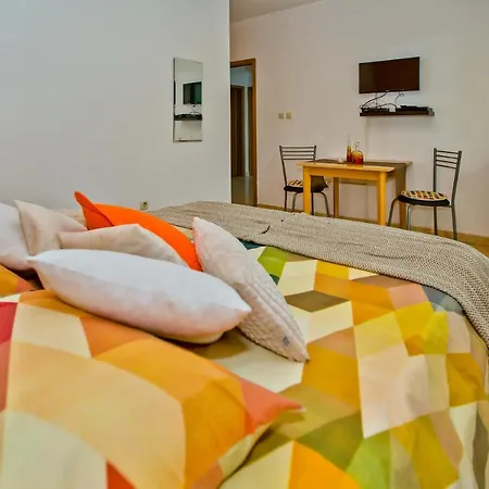 Art Deco Pape Hvar * חוואר