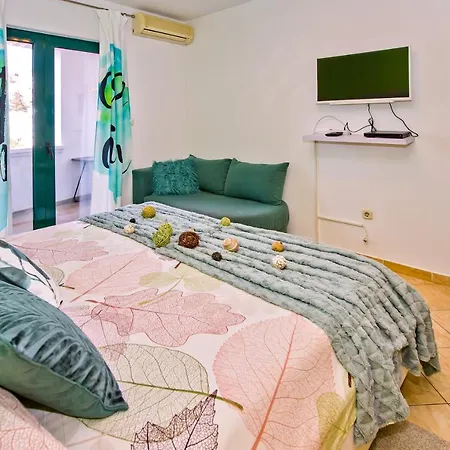 מלון דירות Art Deco Pape Hvar חוואר